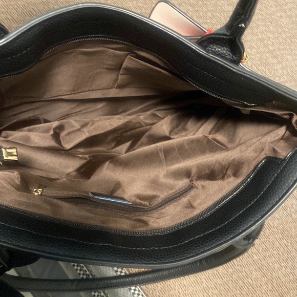 Purse - Picture 3 of 3